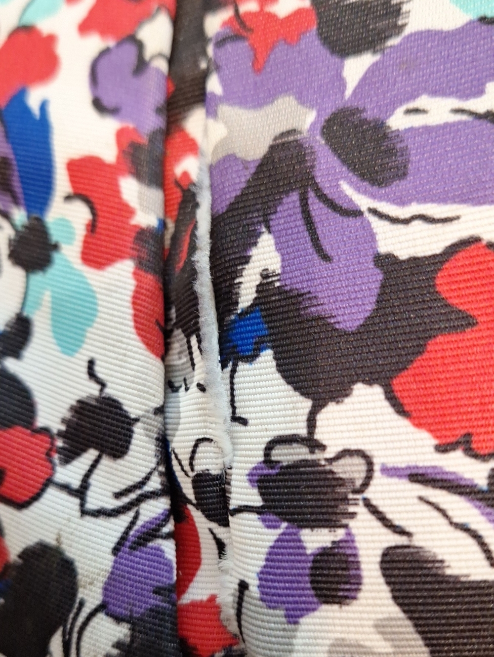 ELLE Multicolor Floral Shoulder Bag with Purple Trim - Picture 11 of 14